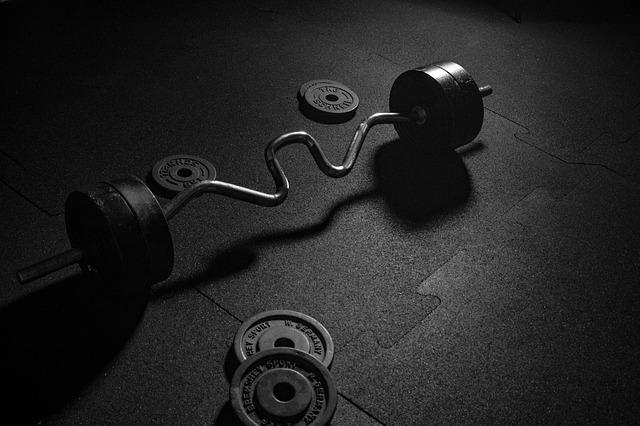 Can You Deadlift With a Curl Bar
