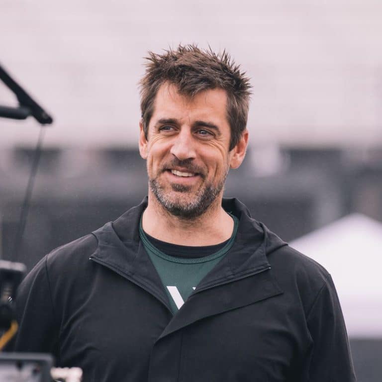 Aaron Rodgers Workout Routine (Try His MVP Quarterback Plan)
