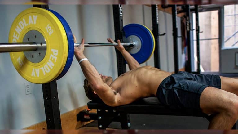 7 Best Close Grip Bench Press Alternatives (From A Trainer)