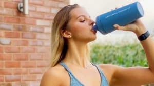 Does Creatine Keep You Awake? (Will It Ruin Your Sleep)