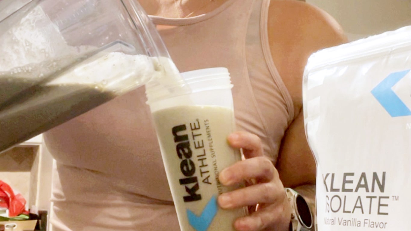 Mixing Kleene Isolate With Smoothie Mixing Kleene Isolate With Smoothie